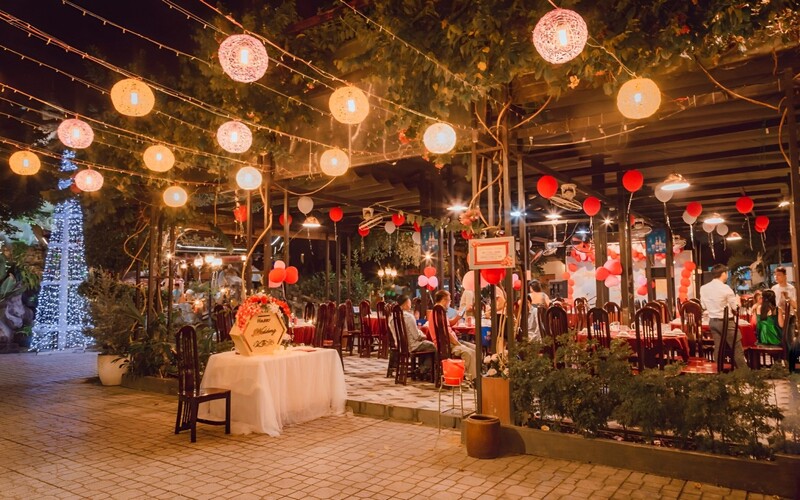 Nhà Hàng Hoa Viên Sơn Thủy